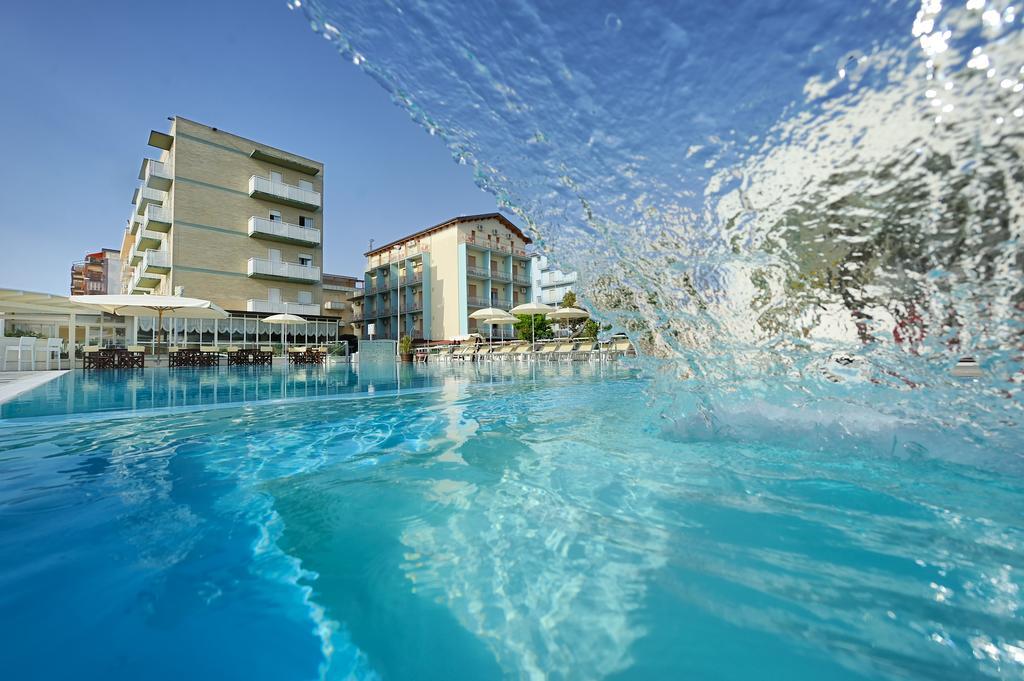 Hotel Caesar Lido Di Savio Eksteriør bilde